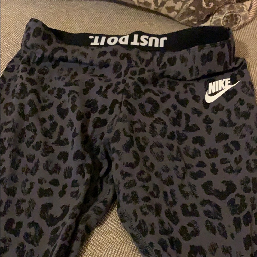 Nike leopard leggings